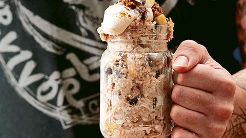 Friesen-Porridge mit Mandelstreuseln Rezept - Foto: House of Food / Bauer Food Experts KG