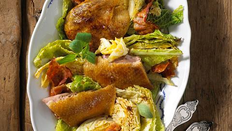 Friesische Ente auf geschmortem Wirsingkohl Rezept - Foto: House of Food / Bauer Food Experts KG