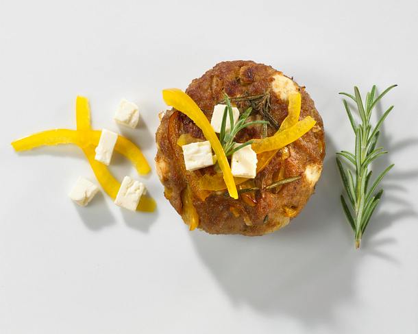 Frikadelle mit Paprika, Schafskäse und Rosmarin Rezept Frikadelle mit Paprika, Schafskäse und Rosmarin Rezept