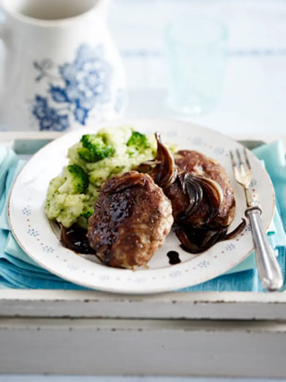Frikadellen mit Balsamico-Zwiebeln Rezept