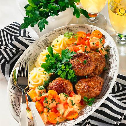 Frikadellen mit Petersilien-Möhren Rezept Frikadellen mit Petersilien-Möhren Rezept