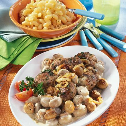 Frikadellen mit Rahmchampignons Rezept