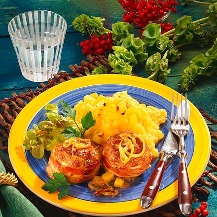 Frikadellen mit Steckrüben-Kartoffelpüree Rezept Frikadellen mit Steckrüben-Kartoffelpüree Rezept