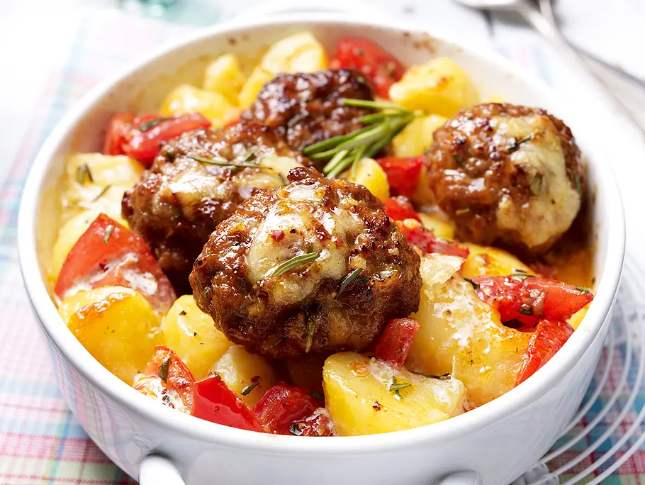 Frikadellengratin mit Knoblauchkartoffeln Rezept Frikadellengratin mit Knoblauchkartoffeln Rezept