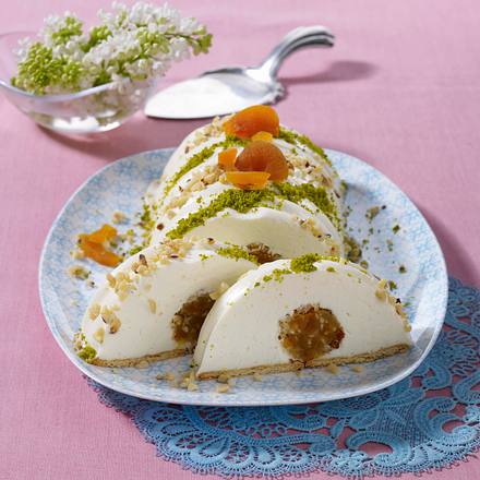 Frischkäse-Rehrücken mit Aprikosen-Nussfüllung Rezept Frischkäse-Rehrücken mit Aprikosen-Nussfüllung Rezept