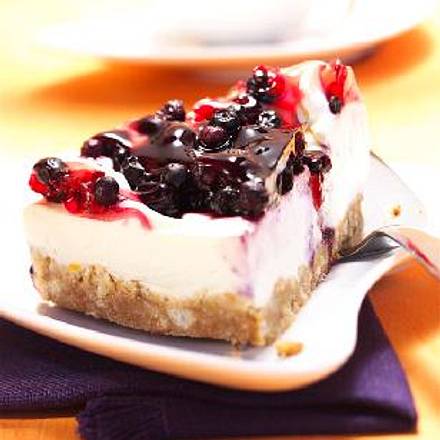 Frischkäsetorte mit Blaubeeren Rezept Frischkäsetorte mit Blaubeeren Rezept