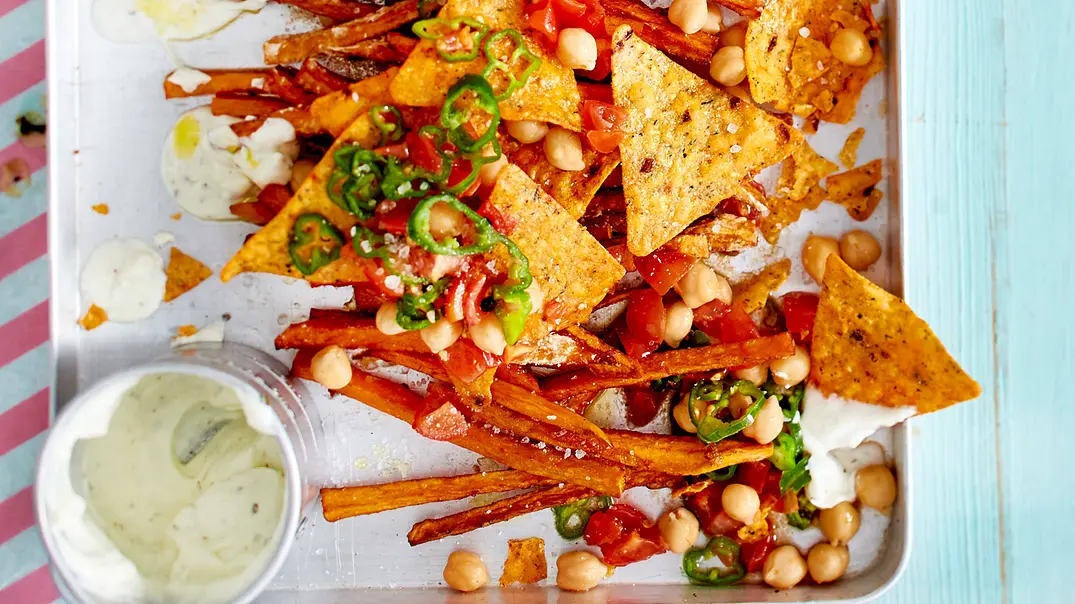 Fritten im Nacho-Style Rezept - Foto: LECKER @ Bauer Media Group