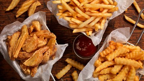 Frittierte Pommes - Foto: iStock/LauriPatterson