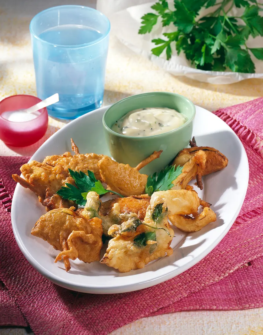 Frittierte Zwiebeln mit Knobi-Dip Rezept Frittierte Zwiebeln mit Knobi-Dip Rezept