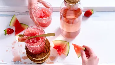 Frosé „Sunset Slush“ Rezept - Foto: LECKER @ Bauer Media Group Frosé „Sunset Slush“ Rezept - Foto: LECKER @ Bauer Media Group