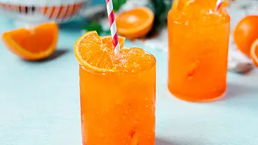 Frozen Aperol Spritz Rezept - Foto: ShowHeroes für LECKER @ Bauer Media Group Frozen Aperol Spritz Rezept - Foto: ShowHeroes für LECKER @ Bauer Media Group