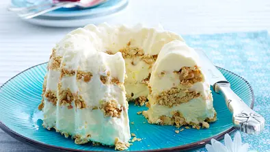 Frozen Cheesecake (Käsekuchenparfait) mit Butterkeksen und Zitrone Rezept - Foto: LECKER @ Bauer Media Group