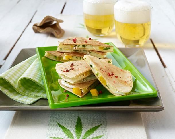 Fruchtige Brie-Tortillas mit Mango Rezept Fruchtige Brie-Tortillas mit Mango Rezept