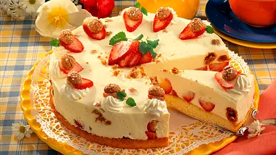 Fruchtige Eierlikör-Torte Rezept - Foto: LECKER @ Bauer Media Group