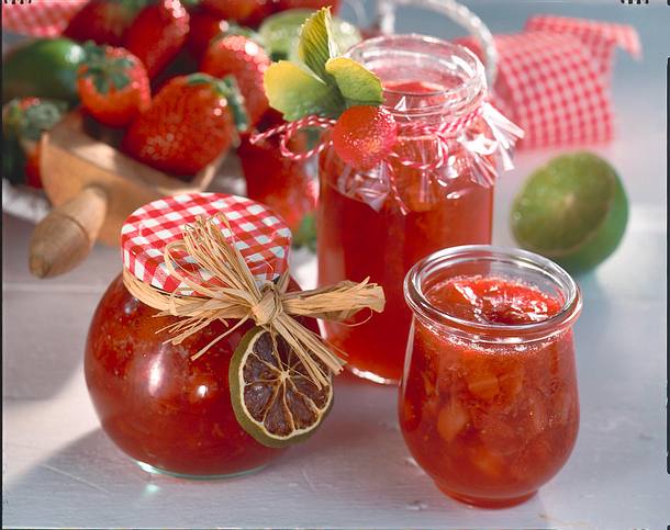 Fruchtige Erdbeer- Limetten-Konfitüre (Diabetiker) Rezept Fruchtige Erdbeer- Limetten-Konfitüre (Diabetiker) Rezept