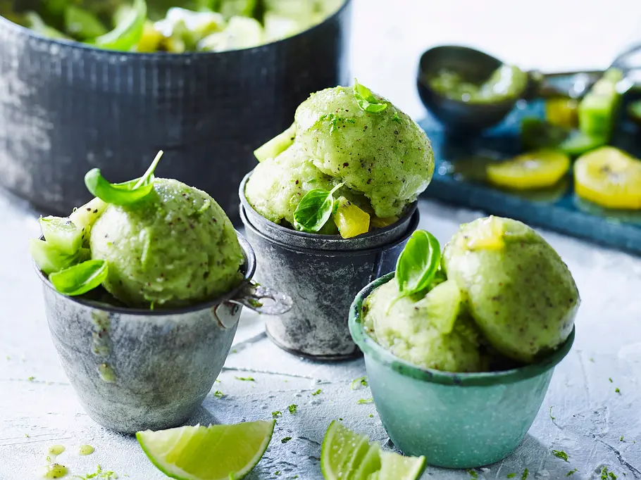 Fruchtige Nicecream Kiwi x Matcha Rezept Fruchtige Nicecream Kiwi x Matcha Rezept