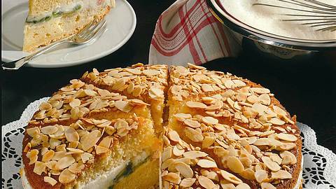 Fruchtige Quark-Mandel-Torte Rezept - Foto: House of Food / Bauer Food Experts KG