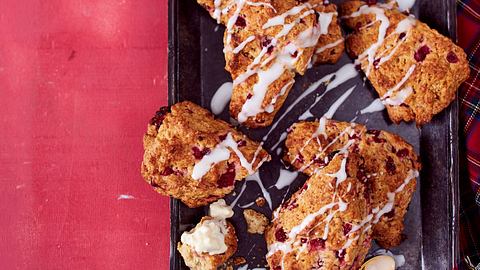 Fruchtige Scones mit Clottes Cream Rezept - Foto: House of Food / Bauer Food Experts KG