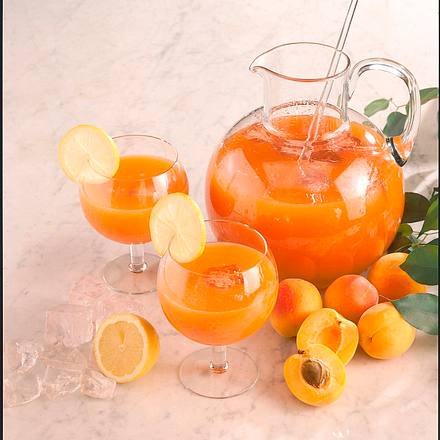 Fruchtiger Aprikosen-Drink Rezept