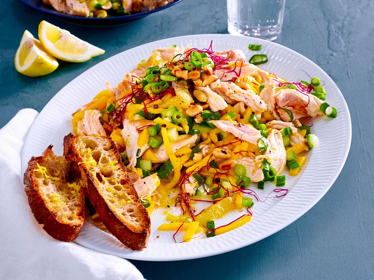 Fruchtiger Mango-Hühnchen-Salat Rezept