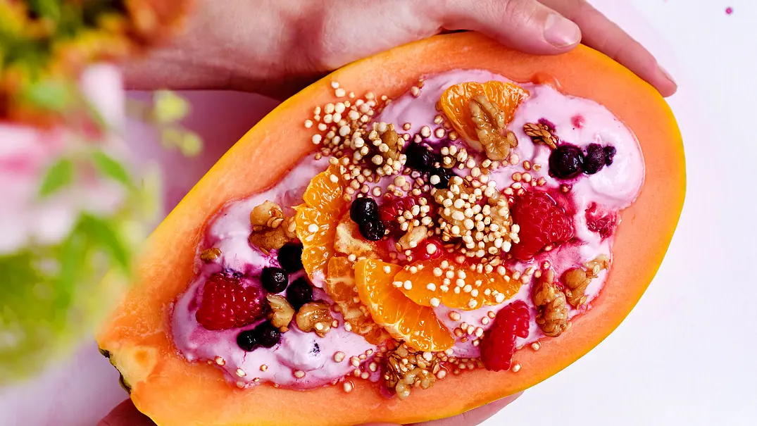 Fruchtiger Morgengruß „Papaya Sunrise“ Rezept - Foto: LECKER @ Bauer Media Group Fruchtiger Morgengruß „Papaya Sunrise“ Rezept - Foto: LECKER @ Bauer Media Group