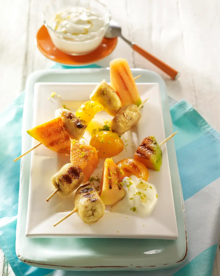 Fruchtspieße mit Honig-Joghurt Rezept Fruchtspieße mit Honig-Joghurt Rezept