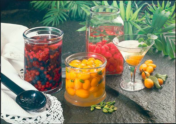 Früchte in Alkohol: Himbeeren in weißem Bacardi Rezept