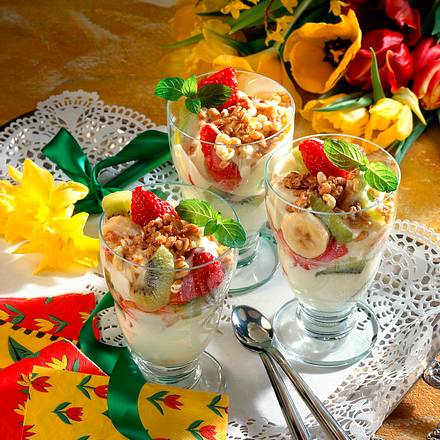 Früchte mit Vanille-Creme Rezept
