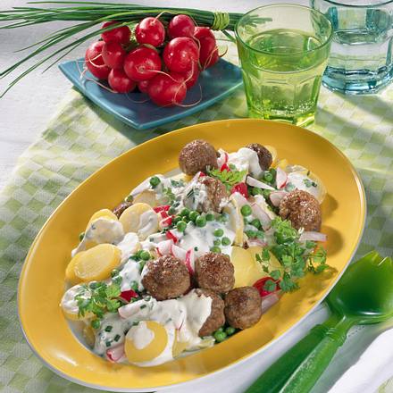 Frühlings-Kartoffelsalat mit Hackbällchen Rezept