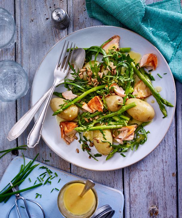 Frühlings Kartoffelsalat mit Lachs Rezept LECKER