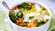 Frühlings-Minestrone Rezept - Foto: LECKER @ Bauer Media Group