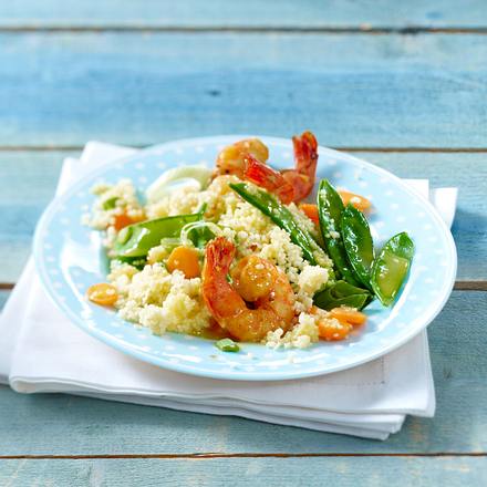 Frühlingshaftes Gemüse-Couscous mit Garnelen Rezept Frühlingshaftes Gemüse-Couscous mit Garnelen Rezept