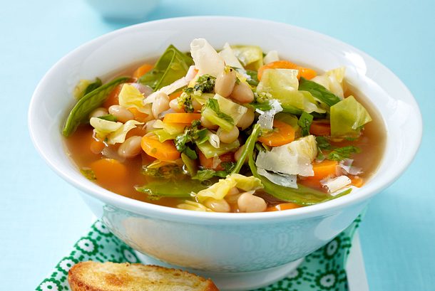 Frühlings-Minestrone mit Gremolata Rezept Frühlings-Minestrone mit Gremolata Rezept