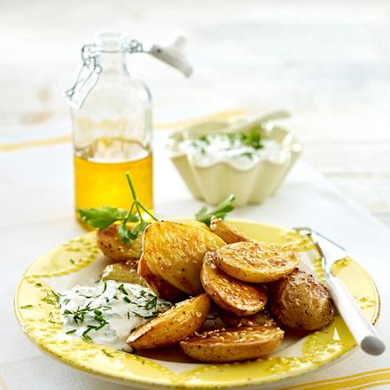 Frühlingsquark mit gebackenen Sesam-Kartoffeln Rezept
