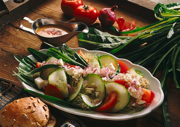 Frühlingssalat, knackig und vitaminreich Rezept Frühlingssalat, knackig und vitaminreich Rezept