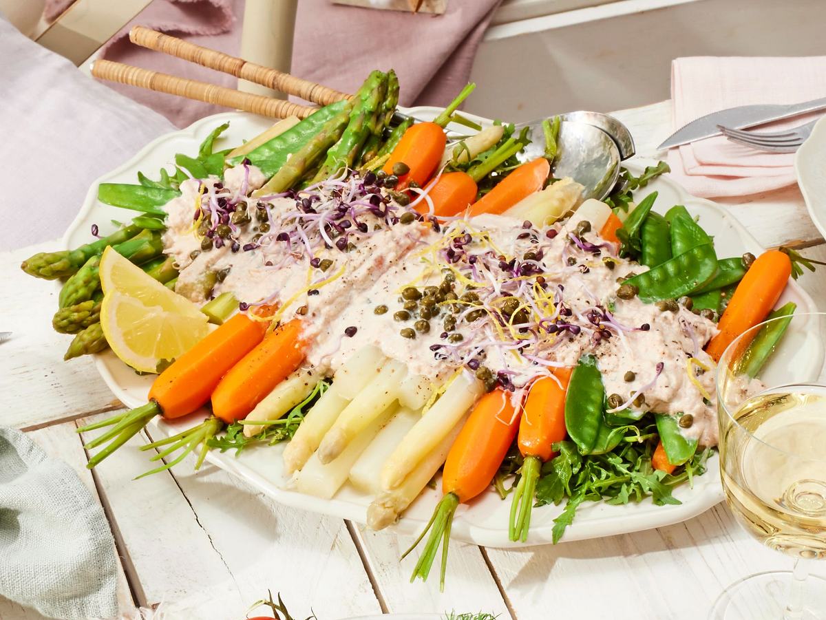 Frühlingsgemüse-Platte mit cremiger Tonnato-Soße Rezept