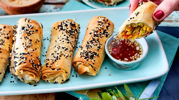 Frühlingsrollen aus dem Ofen Rezept - Foto: LECKER @ Bauer Media Group