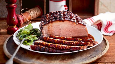 Fünf-Gewürze-Schweinerostbraten Rezept - Foto: House of Food / Bauer Food Experts KG