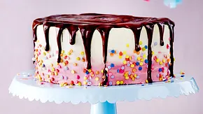 Funfetti-Layer-Cheesecake Rezept - Foto: LECKER @ Bauer Media Group