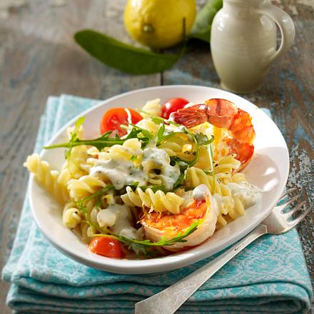 Fusilli mit Scampi, Kirschtomaten, Rauke und Knoblauchcreme Rezept