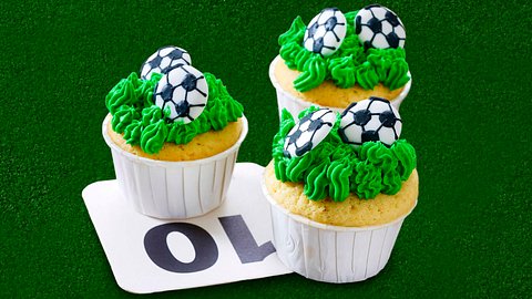 Fußball-Muffins mit Rasen-Frosting Rezept - Foto: House of Food / Bauer Food Experts KG
