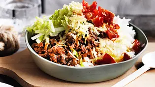 Gabelfertige Beef Bowl Rezept - Foto: LECKER @ Bauer Media Group Gabelfertige Beef Bowl Rezept - Foto: LECKER @ Bauer Media Group