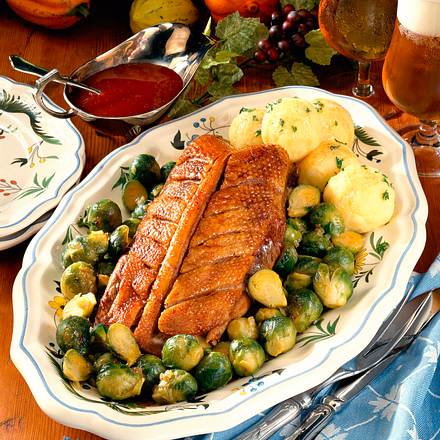 Gänsebrust mit Rosenkohl Rezept Gänsebrust mit Rosenkohl Rezept