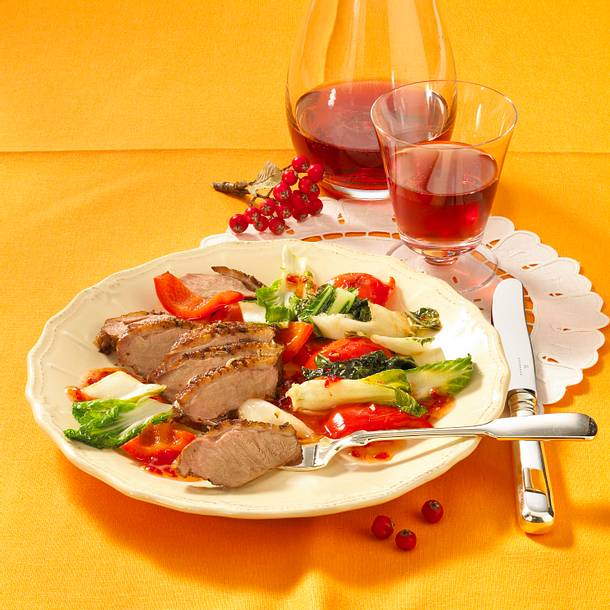 Gänsebrust zu Paksoi-Paprika-Gemüse Rezept