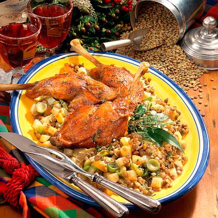 Gänsekeulen auf feinem Linsengemüse Rezept Gänsekeulen auf feinem Linsengemüse Rezept
