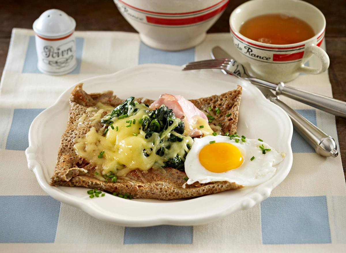 Galettes completes (Bretonische Pfannkuchen mit Spiegelei, Käse und Schinken) Rezept