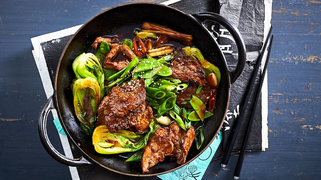 „Gangnam“-Stir-Fry mit Korean-Style-Roastbeef Rezept - Foto: LECKER @ Bauer Media Group „Gangnam“-Stir-Fry mit Korean-Style-Roastbeef Rezept - Foto: LECKER @ Bauer Media Group