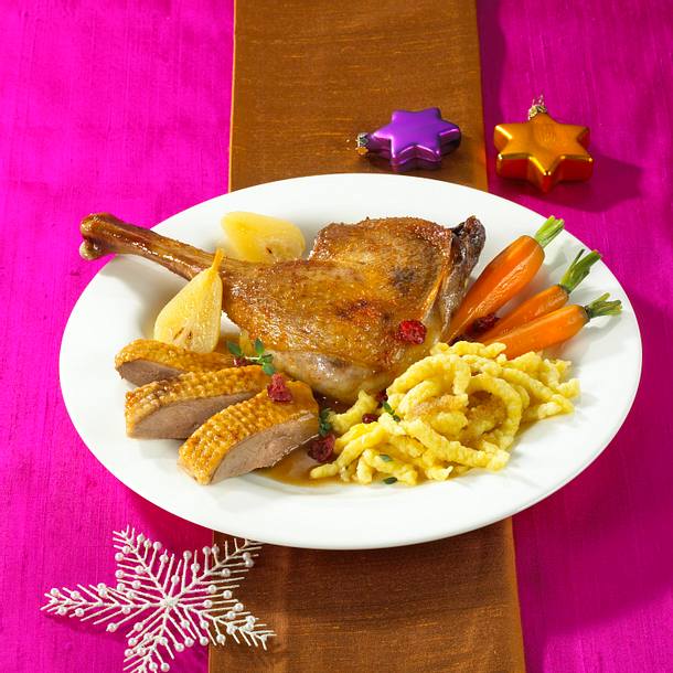 Gans mit Pilzfüllung und Möhren und Spätzle Rezept Gans mit Pilzfüllung und Möhren und Spätzle Rezept