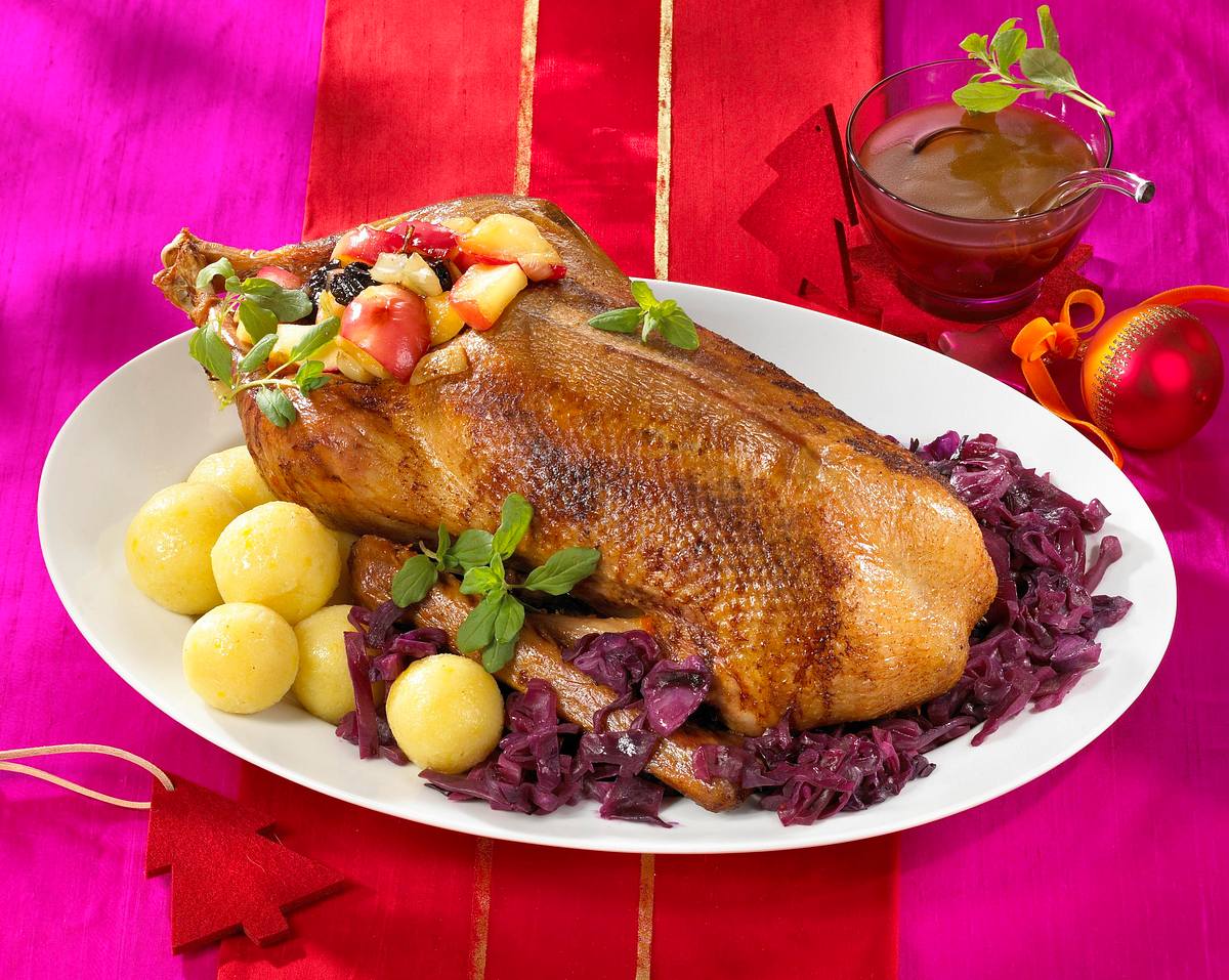 Gans mit Rotkohl und Knödeln Rezept