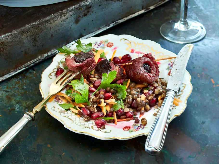 Gänse-Pflaumenröllchen auf Linsensalat Rezept